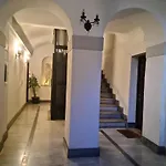 Il Grillo Ai Fori Romani