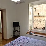 Il Grillo Ai Fori Romani